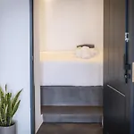Callista Apartment *